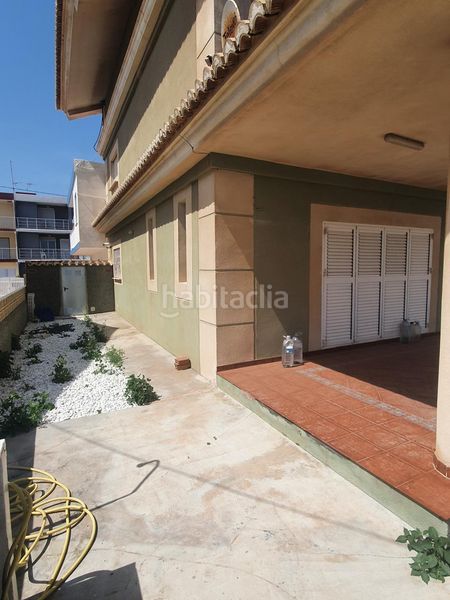 Foto d5261fa4-1023-4dd6-b637-f2f55549f9d2. Casa a El Perelló Sueca