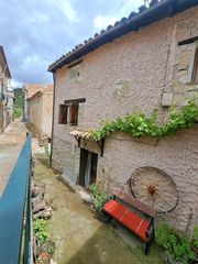 Maison jumelée  Arrabal. Adosado en calmarza