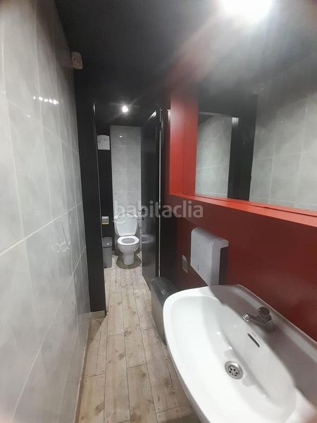 Foto 36b3fc8e-ba53-46a7-80fb-ec3f551f26d6. Local comercial a Centro Teruel