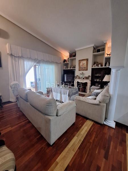 Foto 5c1acdbc-9d86-477d-b6a0-e4c3a467e858. Chalet mit kamin heizung parking pool in Santa Clara Sevilla