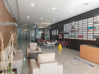 Office space in Calle aviación 31. Oficina en venta en edif vilaser muy luminosa