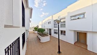 Casa adossada a Cájar. Hove properties le presenta en exclusiva la oportunidad de  vivi