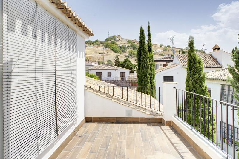 Foto 582dbe66-13c9-4871-abdf-d557453954a7. Casa carmen mirador de asedios exclusiva vivienda en el albaicín con piscina privada, terraza panorámica y con una reforma integral de en Granada