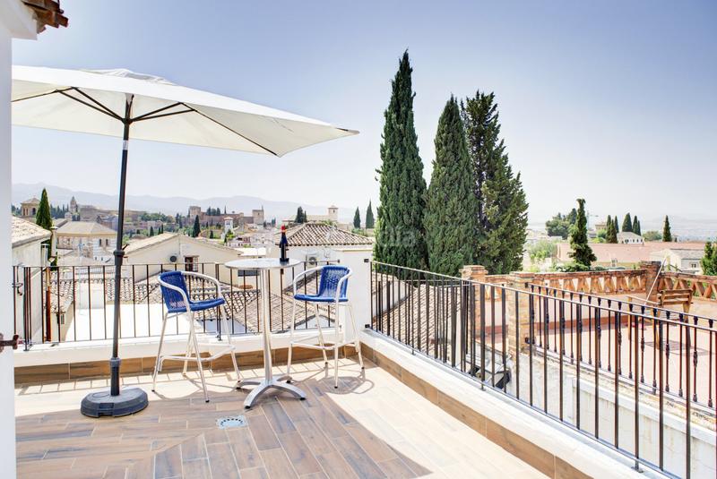 Foto 7baf9ebb-f38f-4197-94da-266030c33ff8. Casa carmen mirador de asedios exclusiva vivienda en el albaicín con piscina privada, terraza panorámica y con una reforma integral de en Granada
