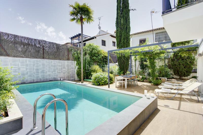 Foto c30448d1-7cc8-42e5-9368-2fe87340a7d0. Casa carmen mirador de asedios exclusiva vivienda en el albaicín con piscina privada, terraza panorámica y con una reforma integral de en Granada