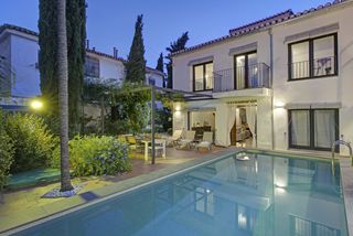 Haus in Barrio de Albaicín. Exclusivo carmen en el albaicín con piscina privada, terraza pan