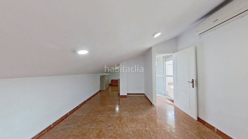Foto 4c70c3bf-29a5-48bc-98c8-5f0baadbd72e. Casa adossada amb calefacció aparcament piscina a Cenes de la Vega