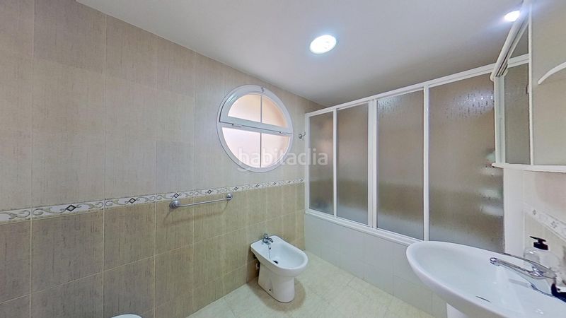 Foto 6be65989-379a-4821-afa7-d1b51b31953d. Casa adossada amb calefacció aparcament piscina a Cenes de la Vega