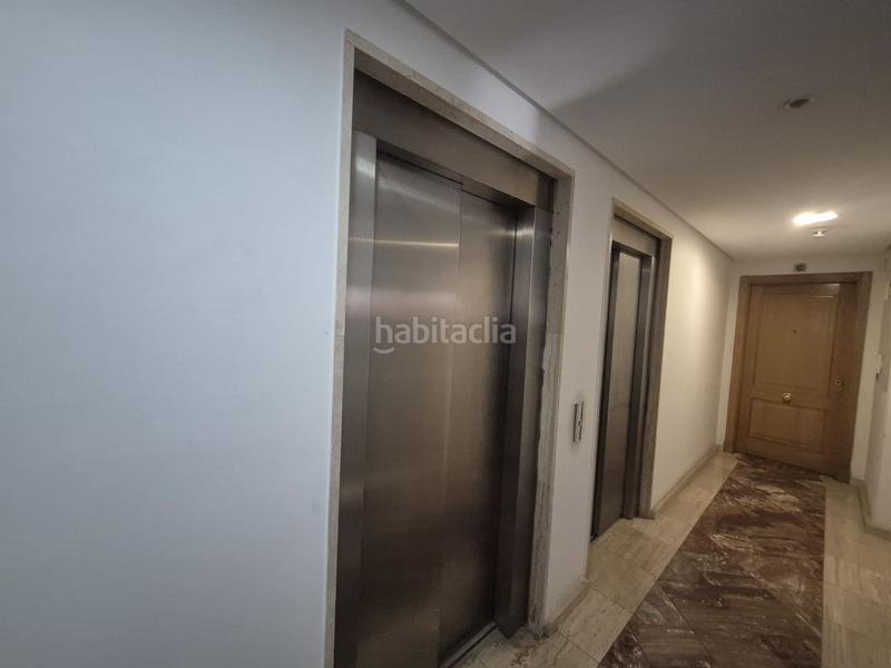 Foto 81ee7b28-5148-48d3-b093-adfeb4780337. Piso en avenida fisterra 263 espléndido inmueble al lado del mar en el corazón de la coruña en Coruña (A)