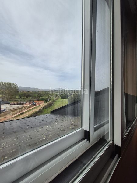 Foto f3d3bf98-35e9-469d-aad2-84673527595a. Dúplex en Navaluenga