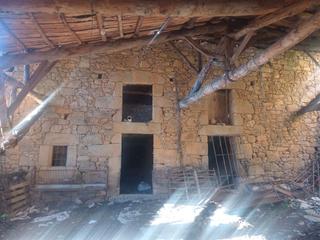 Masia a Calle general aranda 28. Cuadra y corral con gran potencial para proyecto de rehabilitaci