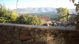 Mas à Carretera av-p-510 4. Vivienda para reformar con patio en sierra de gredos.
