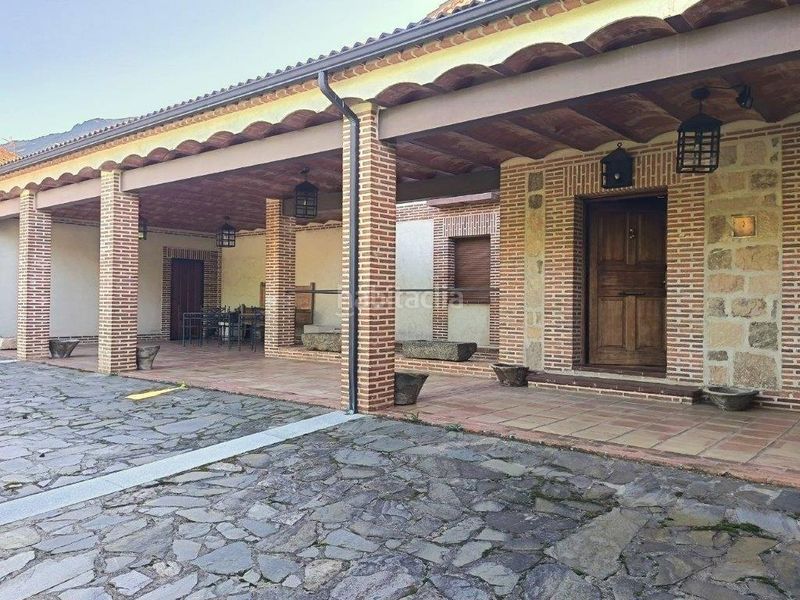 Foto 44079e49-959f-4624-846d-6497843a5615. Edifici a calle iglesia 8 a Navalonguilla