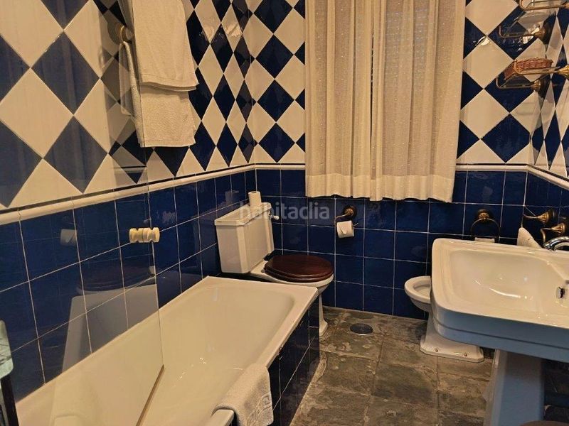 Foto c56a7481-a950-4cef-8f1f-abd86b05918e. Edifici a calle iglesia 8 a Navalonguilla