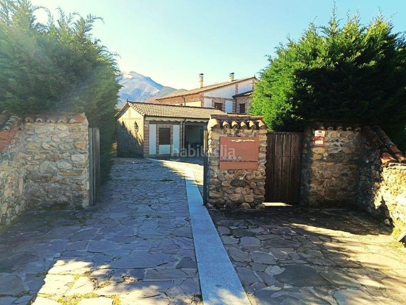 Foto dd74e1dd-6253-4f0b-8b06-bbe43b9e07d7. Edifici a calle iglesia 8 a Navalonguilla