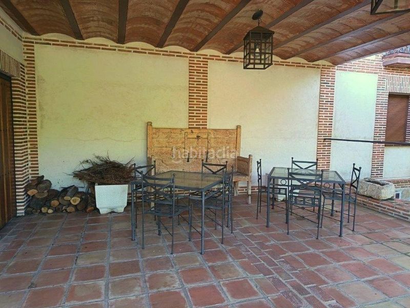 Foto e0aa6e8e-0275-4a18-b6a7-bddde15b16d7. Edifici a calle iglesia 8 a Navalonguilla