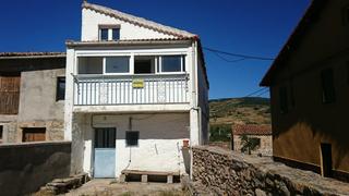 Mas à Calle la paz 12. Casa pueblo en sierra de gredos.