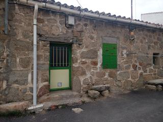 Maison jumelée à Calle buen gobernador 43. Casa de pueblo en muñana.