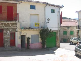 Maison jumelée à Transversal milagro 2. Casa para reformar en sierra de gredos.