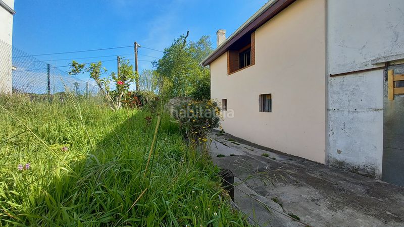 Foto d60c5be7-1474-4cec-97b0-ad851c9535bc. Casa amb xemeneia a Marina de Cudeyo