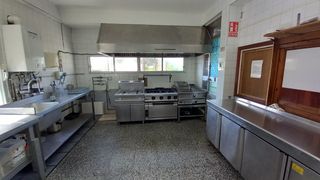 Casa in Barrio cuatro caminos 170. Pedreña, casa individual con local