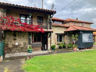 Masia a Barrio campo agüero 48. Aguerp. casa de piedra con finca privada.