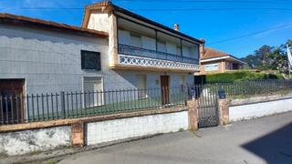Mas à Barrio la valle 279. Pedreña, casa individual con jardín
