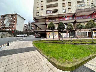 Aparcament cotxe a Beasain