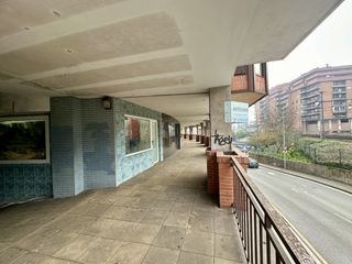 Miete Geschäftsraum in Beasain. Se alquila local en beasain. se ubica en una entreplanta