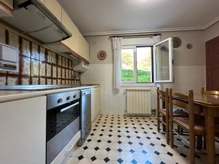 Pis a Zegama. Se vende vivienda con garaje cerrado en zegama