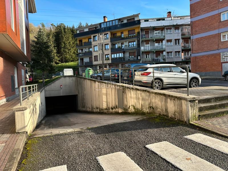 Foto cb81a5c1-b347-4604-8f0e-1d3f1d6a9263. Autoparkplatz in Zegama