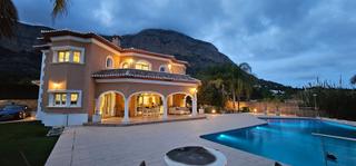 Casa en Montgó - Ermita. Villa californiana, con todas las comodidades
