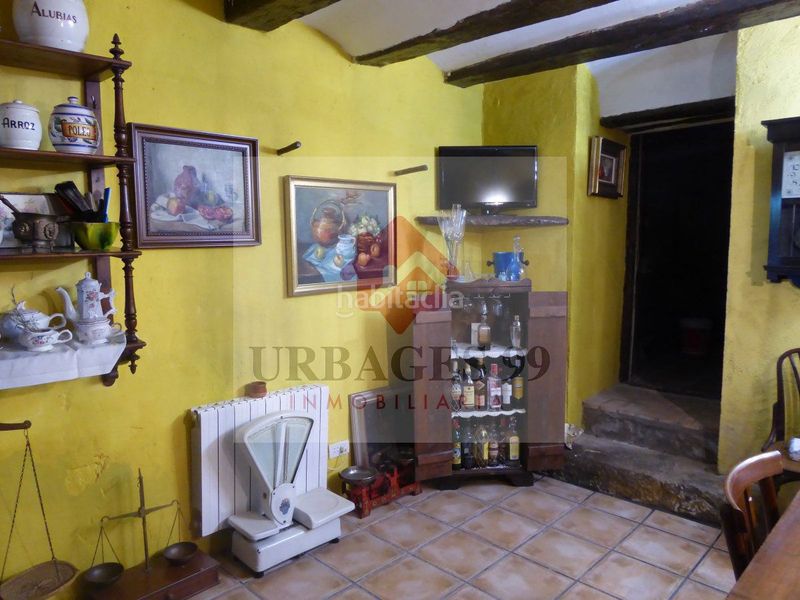 Foto 45fb88ee-f548-44db-a3fd-7211026ca99b. Masia amb calefacció aparcament a Chodos / Xodos