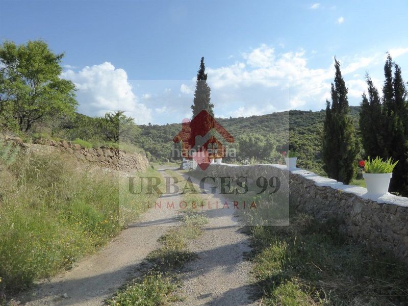 Foto a3b01b68-010d-4efb-8018-c67eec74abd9. Masia amb calefacció aparcament a Chodos / Xodos