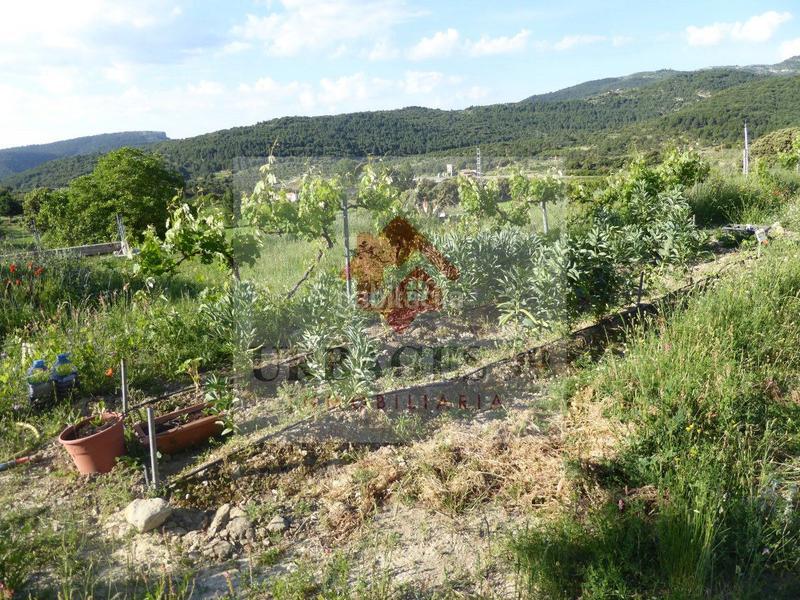 Foto b3101b05-a90f-4aa6-97b1-abcda129effa. Masia amb aparcament a Chodos / Xodos