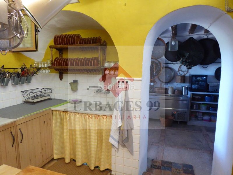 Foto f9547ce1-9078-41ae-8656-f0236e9fed10. Masia amb calefacció aparcament a Chodos / Xodos
