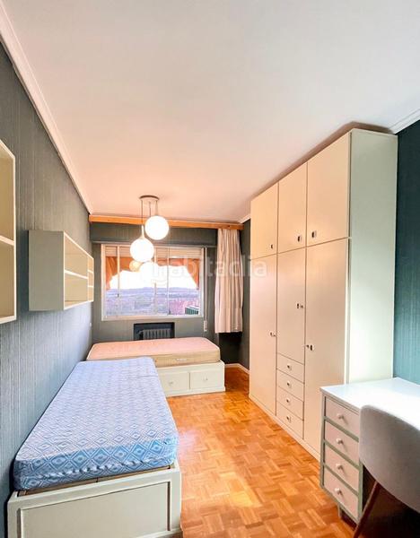 Foto cd5cbf75-f99d-44e5-8b1b-e08ec5deba40. Alquiler piso habitación en alquiler en Santiago m auxiliadora, 5 dormitorios. en Huesca