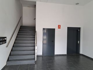Bureau à Perpetuo Socorro. Oficina en venta en polígono monzú  sepes, 2 dormitorios.