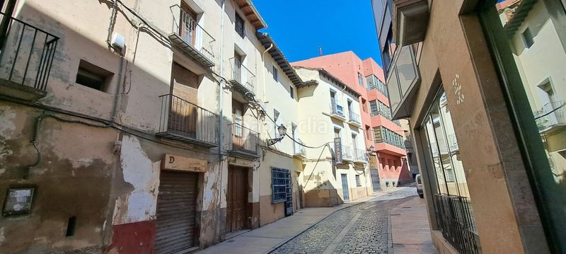 Foto 186ed5a5-8e07-4b01-97e4-651ca18d8b92. Edificio  en venta en catedral san pedro, 8 dormitorios. en Huesca