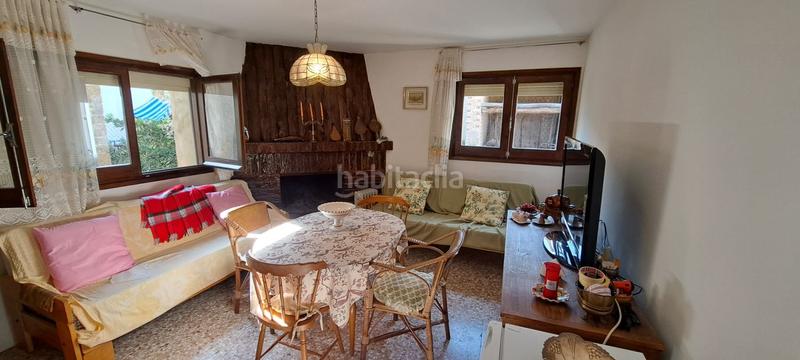 Foto c2a9d49c-7c84-4a01-a479-76840961ac86. Casa con piscina in Casbas de Huesca