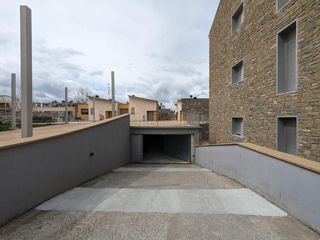 Aparcament cotxe a Las Margas Golf - Latas. Garaje en venta en sabiñanigo.
