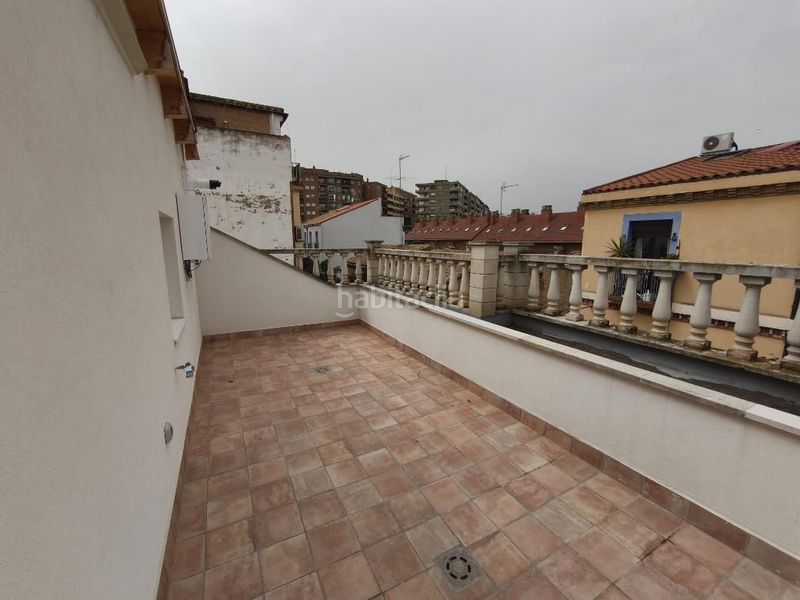 Foto cb4a6f77-8b08-4533-975f-b64957e9c4d7. Edifici a Las Fuentes Zaragoza