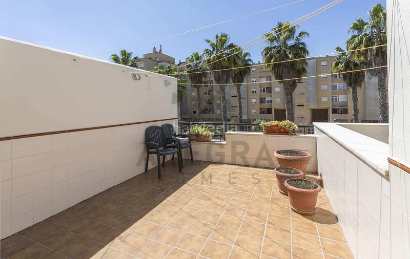 Foto 72d50e56-cf23-46c1-9b70-0e8baa1e4357. Casa adossada amb aparcament piscina a Pozoalbero Jerez de la Frontera