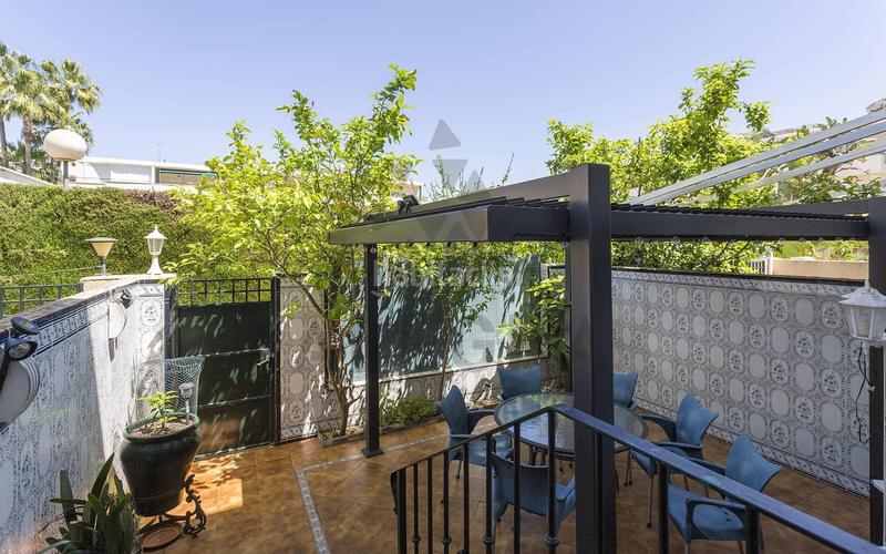 Foto ec32fcfd-ead0-4fed-b65f-4e1808d962e7. Casa adossada amb aparcament piscina a Pozoalbero Jerez de la Frontera