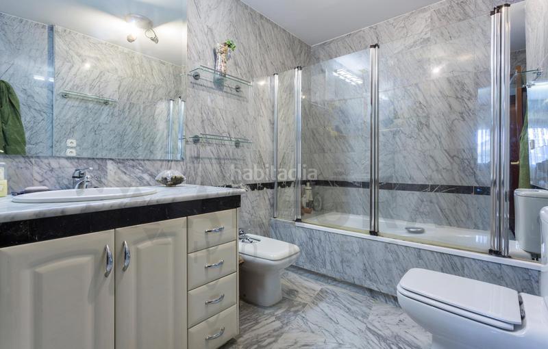 Foto 000b034d-f8db-4a5f-b16c-79e76d9206f3. Pis amb aparcament piscina a La Buhaira Sevilla