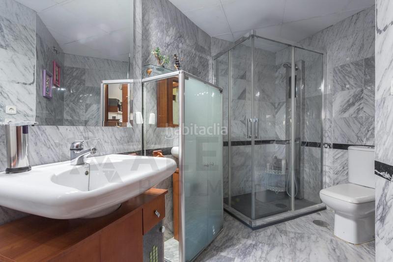 Foto 3b67d7ff-b82e-452b-8d05-adde6fe5ea5b. Pis amb aparcament piscina a La Buhaira Sevilla