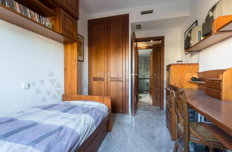 Foto 895e14c0-c129-4b9a-83a2-af9f5365ff8f. Pis amb aparcament piscina a La Buhaira Sevilla