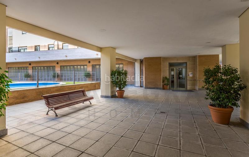 Foto 9def59b4-0279-4bd9-a40f-db70b2af2845. Pis amb aparcament piscina a La Buhaira Sevilla
