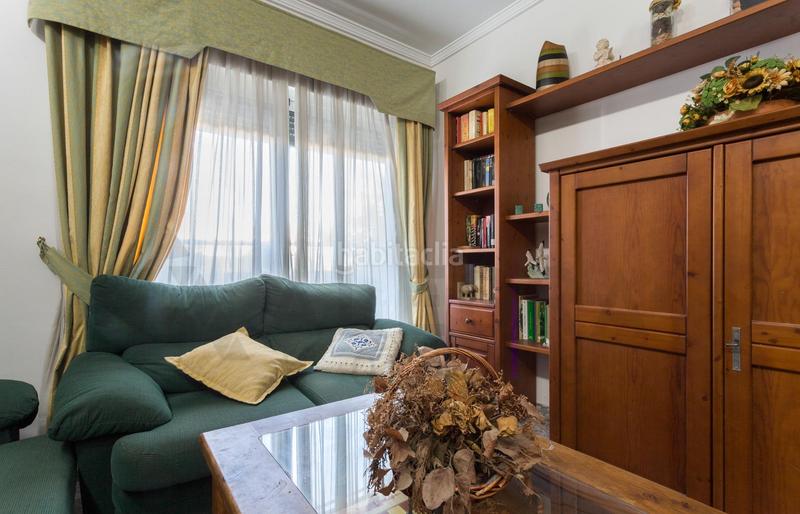 Foto b36266fd-d259-47a7-b275-b110a435ba37. Pis amb aparcament piscina a La Buhaira Sevilla