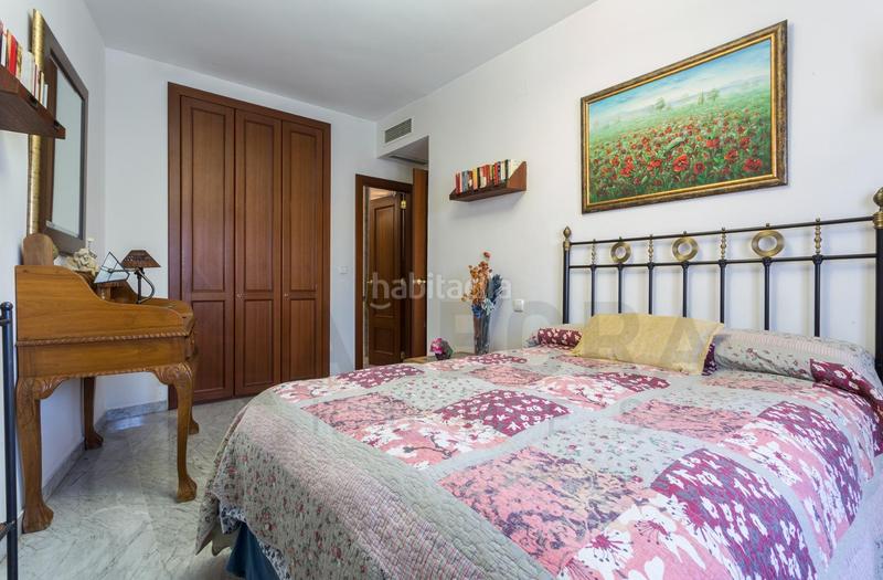 Foto bb7cc4a5-cec4-40a0-94b0-ceaefa2697a7. Pis amb aparcament piscina a La Buhaira Sevilla